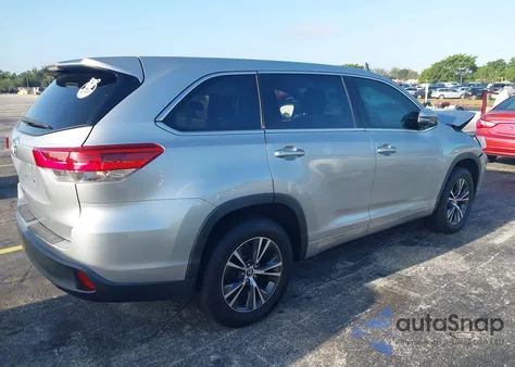 2018 Toyota Highlander Le z USA, uszkodzony, nr VIN 5TDZARFH7JS040614